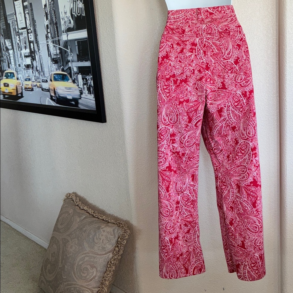 JONES NEW YORK SPORT Stylish red & white paisley /bandana print pants. 12 - Picture 4 of 17